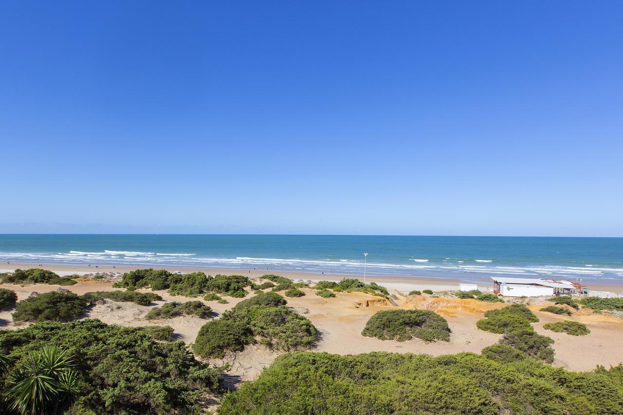 Hipotels Playa La Barrosa - Adults Only Chiclana de la Frontera Bagian luar foto